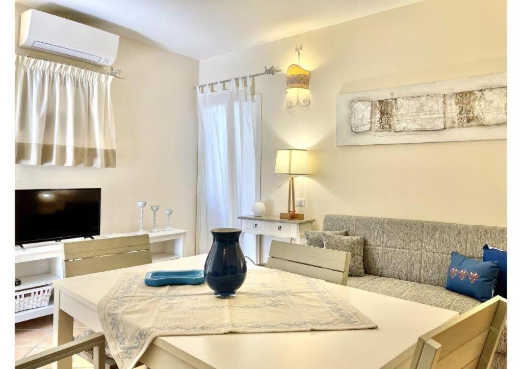 Le Residenze Sul Mare B6 Apartman Porto Ottiolu Kültér fotó